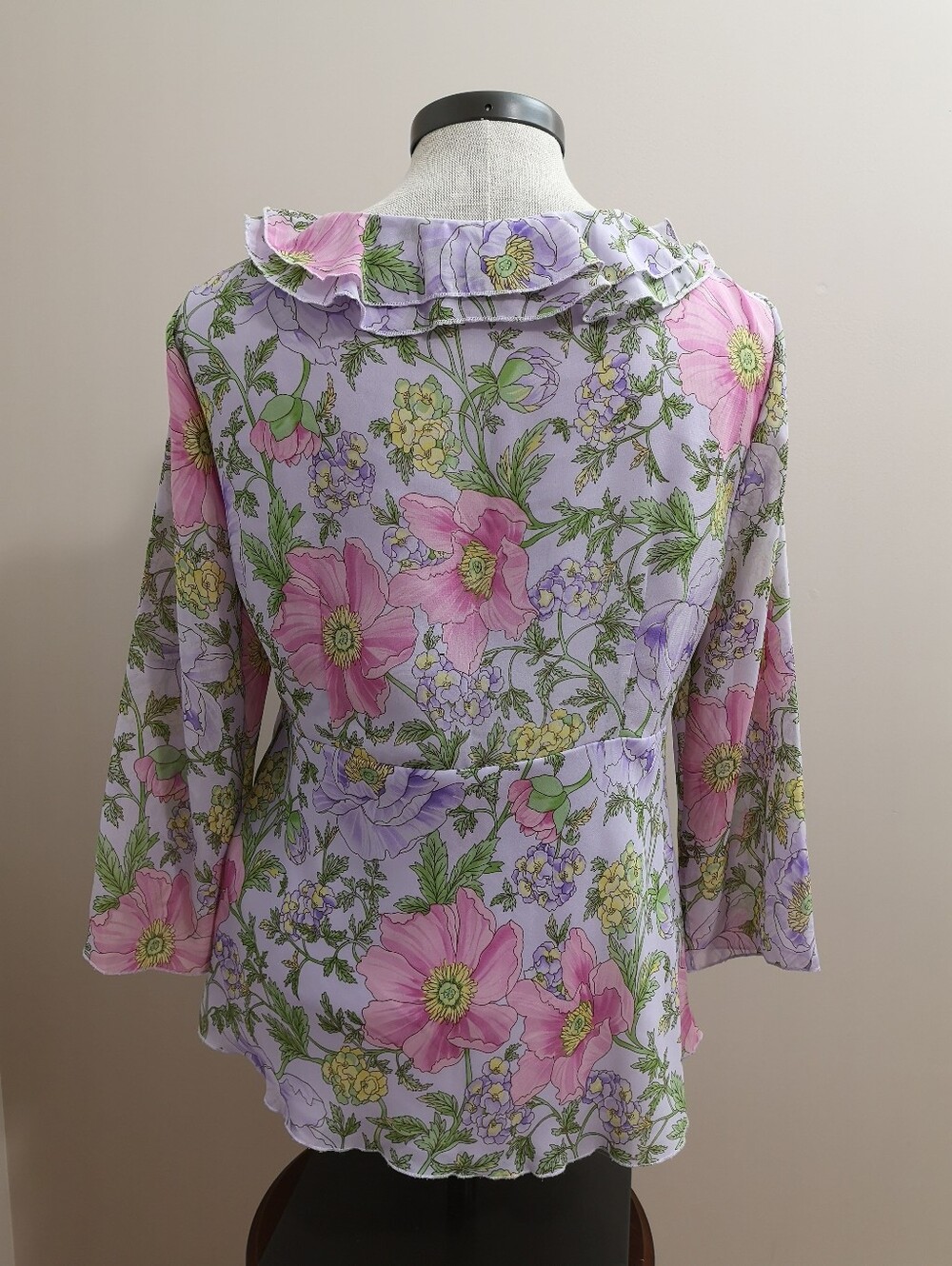Bob Mackie Studio Floral Ruffle Blouse – Size M - Picture 8 of 9